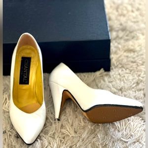 Chantal white heeled pump 7W